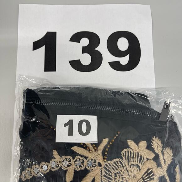 For Cynthia Women Black Vest Embroidered Full Zip Soft Vest Size L - Picture 11 of 11